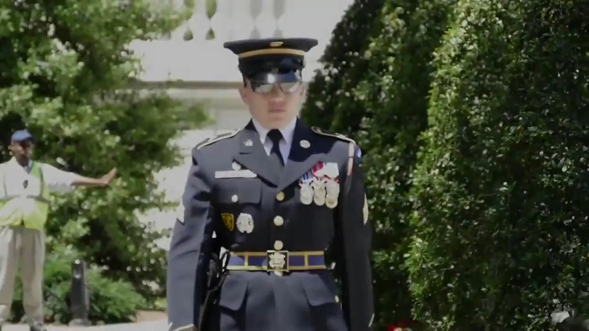 #DYK: Sgt. Ruth Hanks was only the fourth female Sentinel to guard The Tomb of the Unknown Soldier at @ArlingtonNatl?
Learn more about her time with the @USArmyOldGuard.
Video by Staff Sgt. Jedhel Somera
#WomenInTheArmy #WomensHistoryMonth #ServeWithHonor