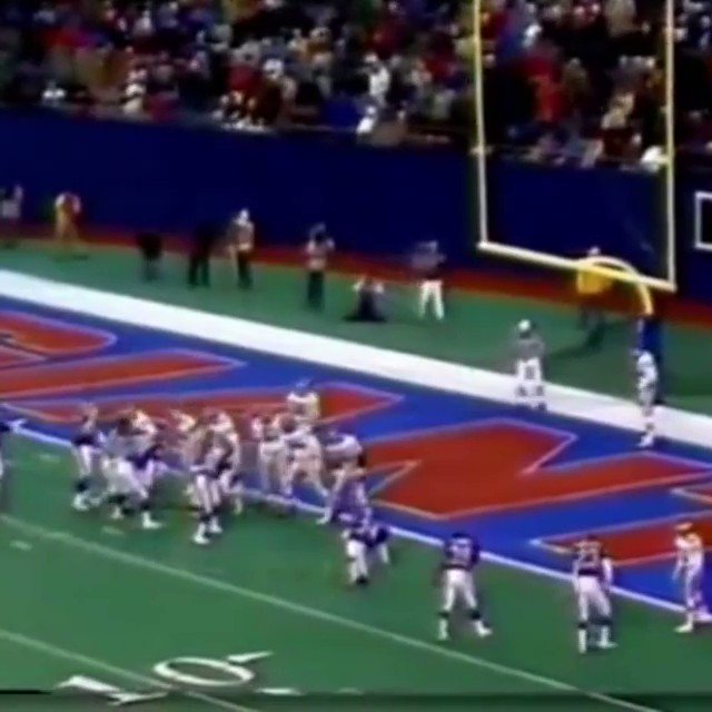 Happy Birthday to Randall Cunningham. A great QB and a great punter 