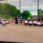 校長先生らしき人が!綱引きの綱で飛ばされて空に羽ばたいてしまうw