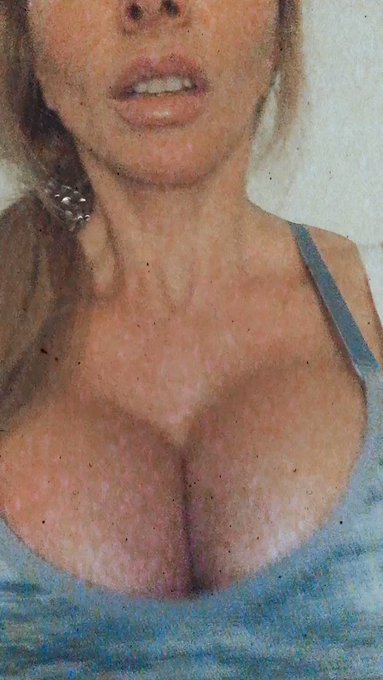 Lynda Leigh’s pics and videos