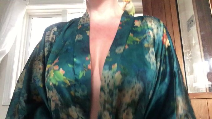 Boob cheer up... https://t.co/sl6wkWFsxI