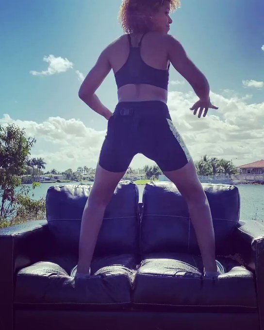 Let me work it 🤪 https://t.co/9kgtb0j4Xx