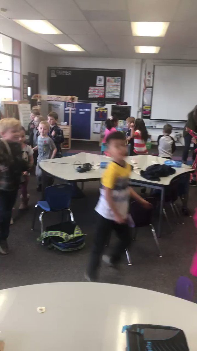 K8eq (@K8eq1) on Twitter photo 25/03/2020 23:36:16 @RiosRobots @S_Smith_1st @CajonValleyUSD @SanfordHarmony Children dancing and singing!!! @RiosRobots @S_Smith_1st @CajonValleyUSD @SanfordHarmony Children dancing and singing!!!