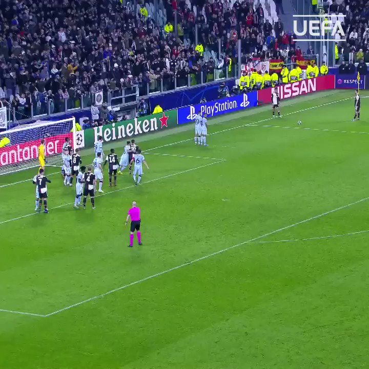 π Paulo Dybala did something similar...
#UCL | #ThrowbackThursday | @juventusfcen