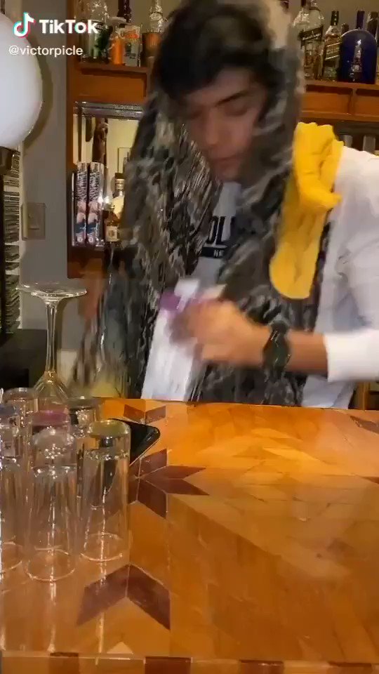 의 미디어: RT @UlrichNicolas0: Estamos en presencia del mejor tik tok de la historia https://t.co/7A2mgv5fdO 의 미디어: RT @UlrichNicolas0: Estamos en presencia del mejor tik tok de la historia https://t.co/7A2mgv5fdO