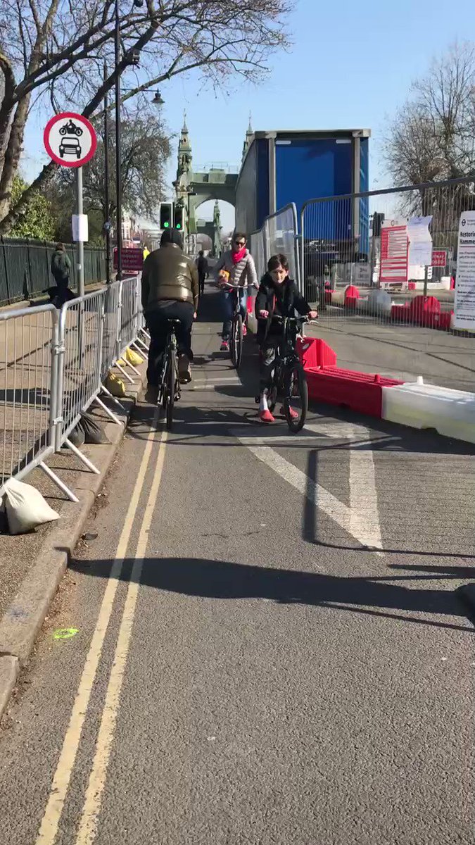 Heather Farmbrough (@heatherfarmbro) on Twitter photo 27/03/2020 07:46:51 #Morons @#Hammersmith - DO you know them? #CoronavirusOubreak #StopCoronaVirus @BorisJohnson #StayHomeSaveLives #Morons @#Hammersmith - DO you know them? #CoronavirusOubreak #StopCoronaVirus @BorisJohnson #StayHomeSaveLives