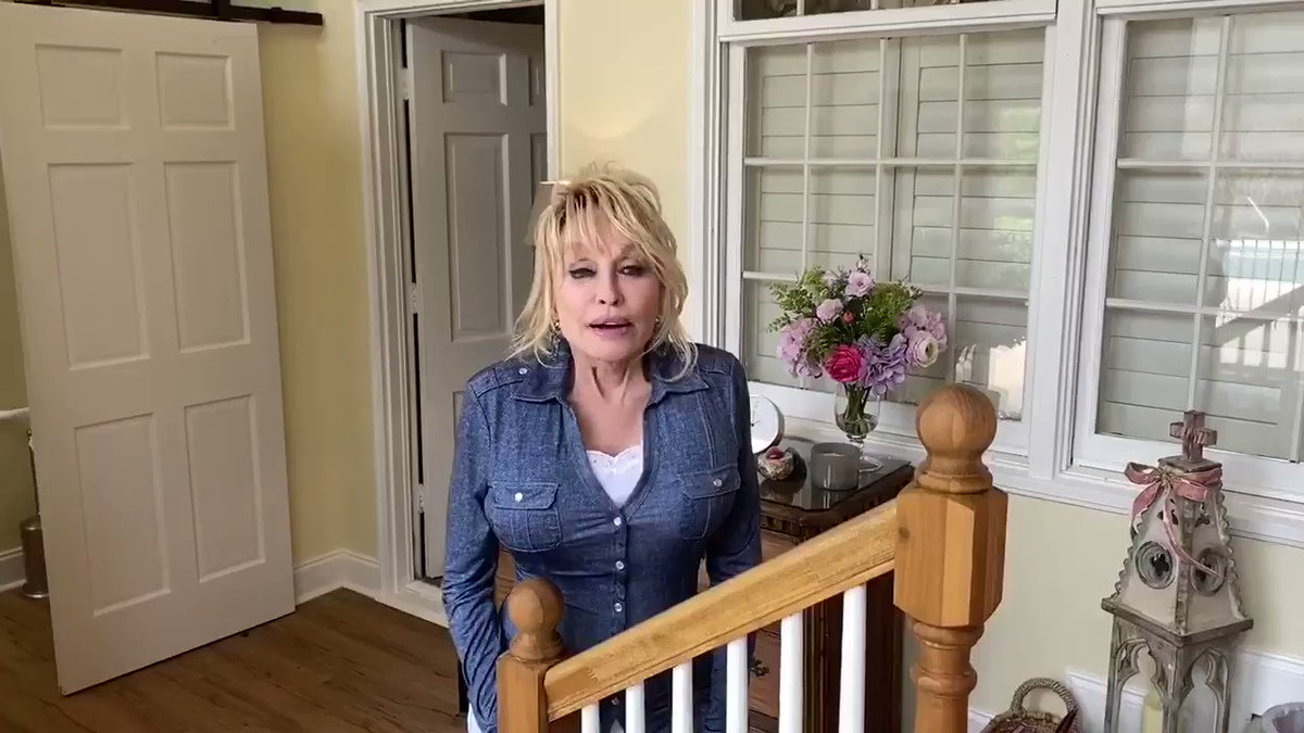 Dolly Parton (@DollyParton) on Twitter photo 27/03/2020 19:01:36 Keep the faith ❤️ Keep the faith ❤️