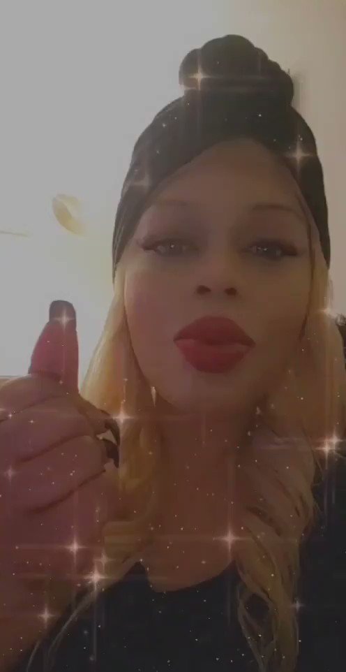 Model - QueenMorgan handnails