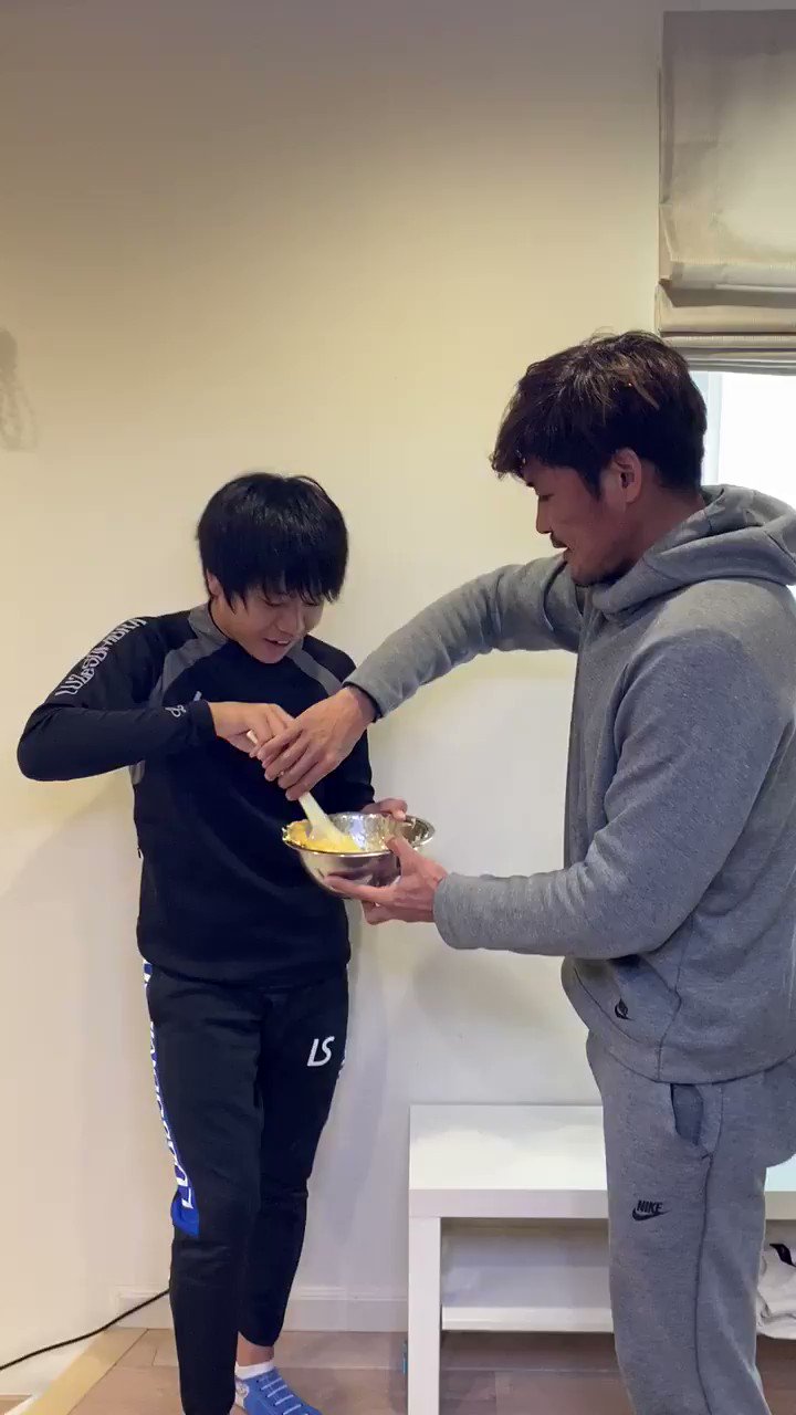 大久保嘉人 やる事なさ過ぎてオレの真似をやりだす長男 笑 T Co Kfhfhuodtw Twitter