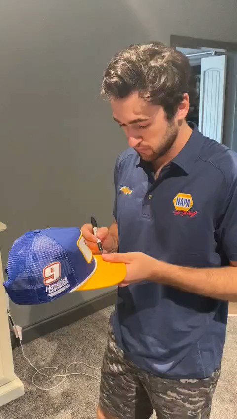 The virtual merch hauler is still open for business ➡️ http://Store.ChaseElliott.com . Actual merchandise shipped daily!
💙 Follow @CElliottStore
💙 Retweet this post
For your chance to win Chase's autographed @NAPARacing golfer from todays @iRacing @TXMotorSpeedway
#Giveaway