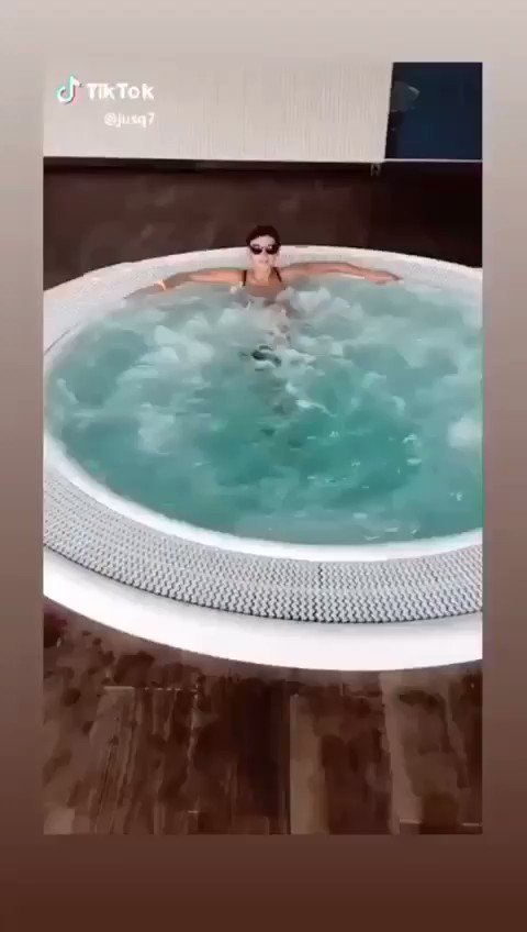 Kudos to whoever made this. The brilliance of finding the perfect song for each fall was outstanding. I laughed so hard at 1:00 and then at 1:33. Thank you for making this. https://t.co/CevrZT0rOv