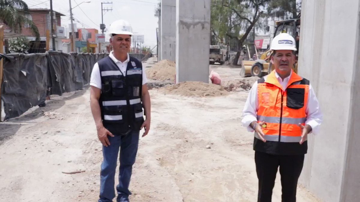 Seguimos tomando medidas responsables, priorizando la salud pero también pensando en la economía de las familias de #Aguascalientes. Por ello, proyectos de obra pública continúan avanzando para que los trabajadores mantengan su fuente de ingreso.
#ContigoAl100