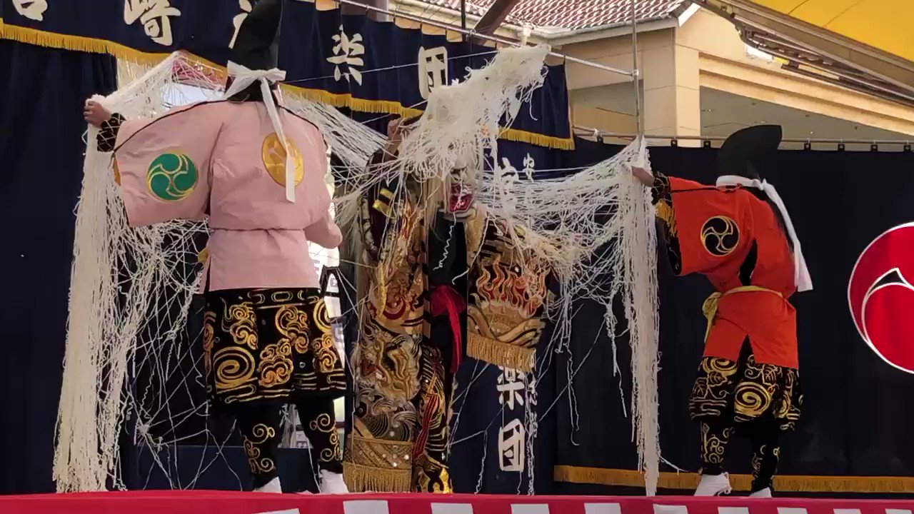 ドラちゃん 香りのスペシャリスト フジグラン高陽店 新春神楽で宮崎神楽団さん 横田神楽団さんから師事されているので 拍子と舞方は高田舞 広島 広島神楽 安芸高田神楽 美土里神楽 新舞発祥の地 新舞 美土里神楽応援隊 フジグラン新春神楽 宮崎神