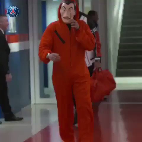 Think Neymar is part of the Heist group 😂💔 what really is his heist name ?
Me🤔 Kumasi 😂😂😂
#MoneyHeist4
#LaCasaDePapel4