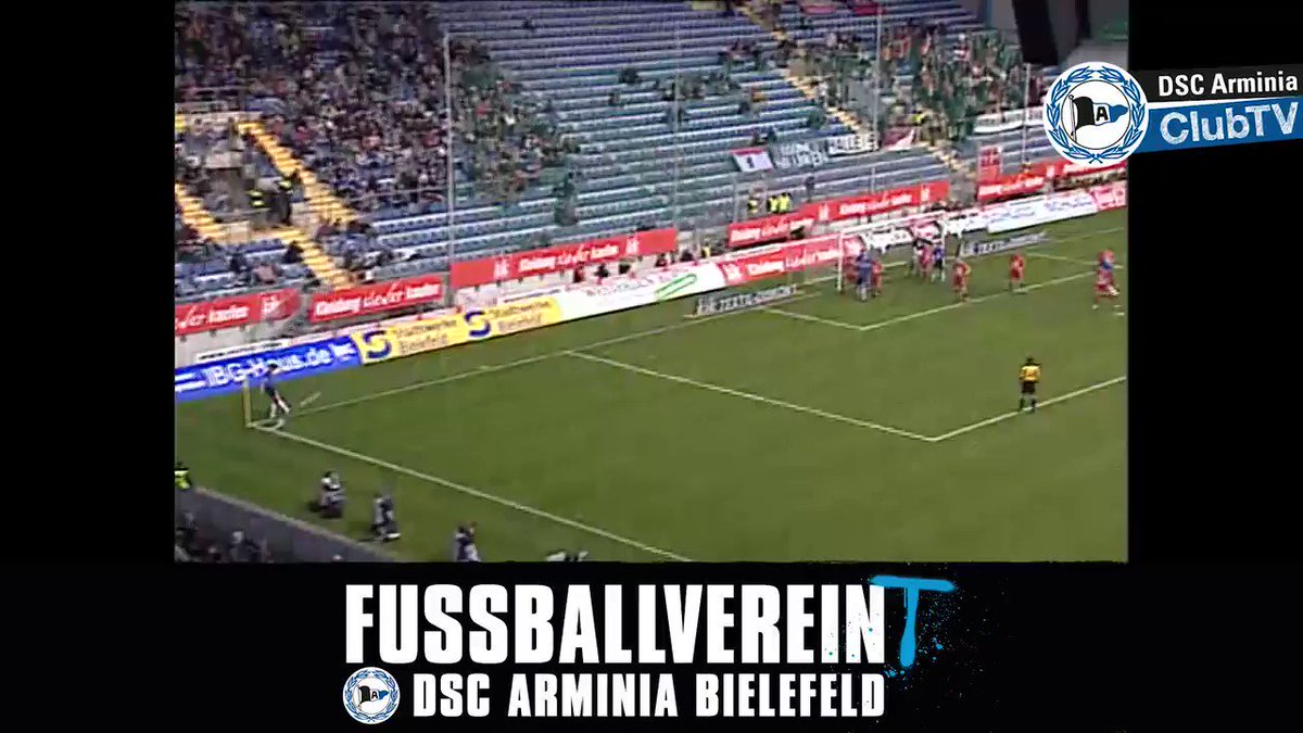 Unser Rückblick führt uns heute ins Jahr 2004: #OnThisDay steht es zur Halbzeit 1:1 gegen den @fcunion. In der 2.Halbzeit ist es ein Traumpass von Owomoyela und ein platzierter Abschluss von Marco Küntzel, der den Blauen doch noch drei Punkte bringt.
#fussballvereint #immerdabei