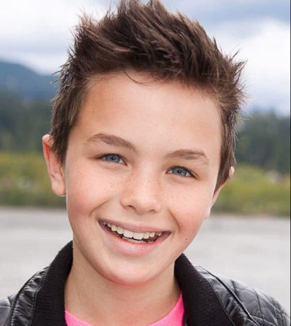 #RIPLoganWilliams 🌹
Logan Williams, the actor who is best known for his role as the young version of Barry Allen on The CW's "The Flash," died Thursday.He died suddenly at the age of 16. He was just 5 days away from celebrating his 17th birthday on April 9.