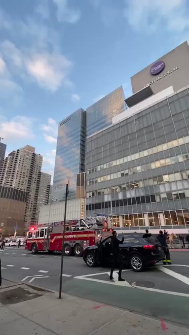 #NewYorkStrong #ApplauseForMedicalWorkers https://t.co/kg09cbywrR