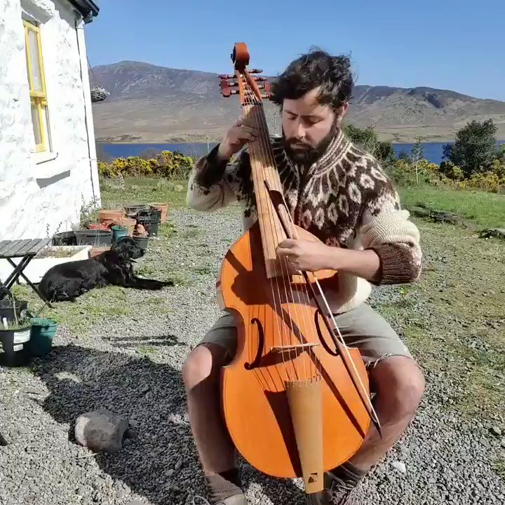 Viola da Gamba, this is my favourite instrument. It's a bit of a guitar cello cross. It was popular in the Renaissance period and is much older than the cello. This song, "Loves Farewell" is from 1605 Scotland by Tobias Hume https://t.co/5K4vHNZ8g3