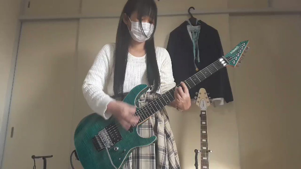 三葉すみれ Don T Say Lazy 4人ver 弾いてみた 2番からちょろっと流してます エフェクター踏む時のチョーキングが苦手です 笑 後はピッキングハーモニクスはできません 笑 Dontsaylazy けいおん ギター弾いてみた ギター T Co Wr8dsxgovn