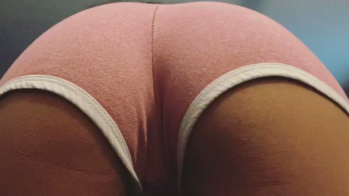 Link in the bio 💋 https://t.co/26mDQWVtp4