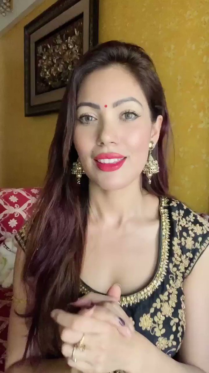 Munmun dutta nip slip