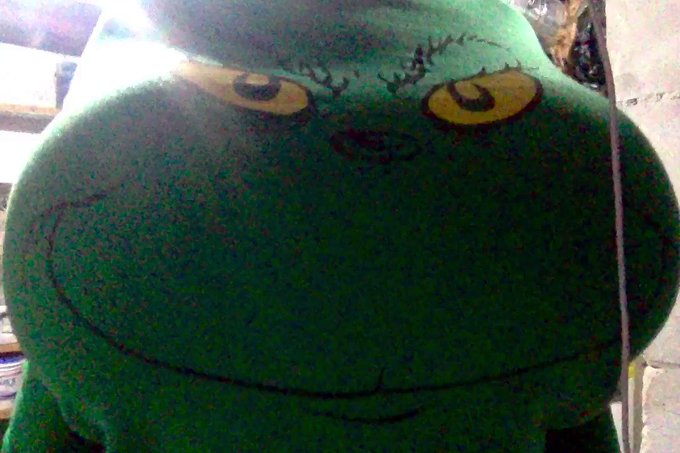 Hey my eyes are up here sir! Well my real eyes that is!!! 🎈🎈 https://t.co/oI7Wej37Wj<a href="/tag/rt"class="tags"><span>#rt</span></a>