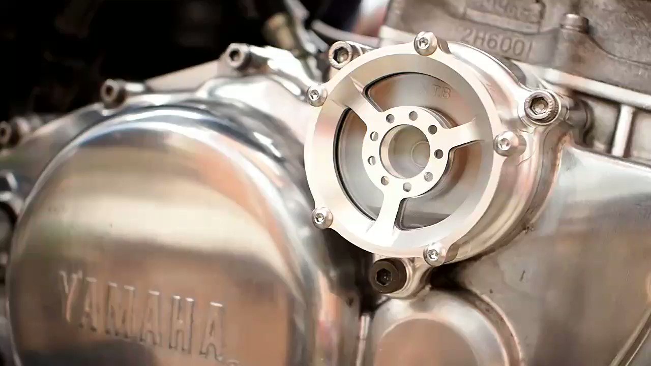 k&e スケルトンx SR400オイルフィルターカバー