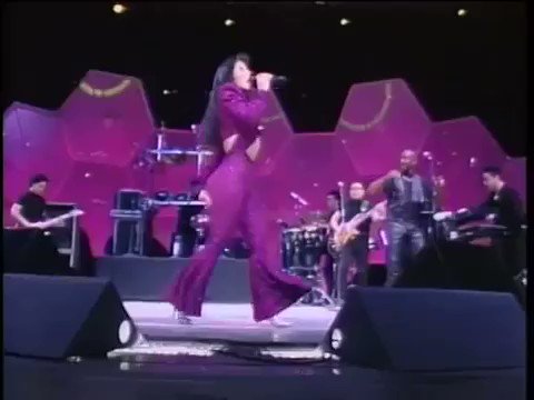 HAPPY BIRTHDAY TO THE QUEEN!!! SELENA QUINTANILLA -PEREZ   