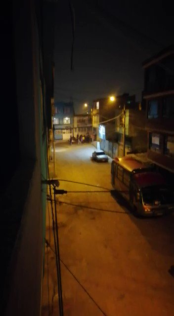 .com/ext_tw_video_thumb/1250972707090501633/pu/img/