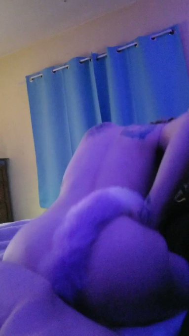 DecoySlutsProductions’s pics and videos