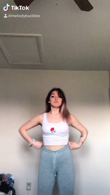 look at my fucking harry styles tik tok inspired by the skinniest legend @snitchery @Harry_Styles https://t
