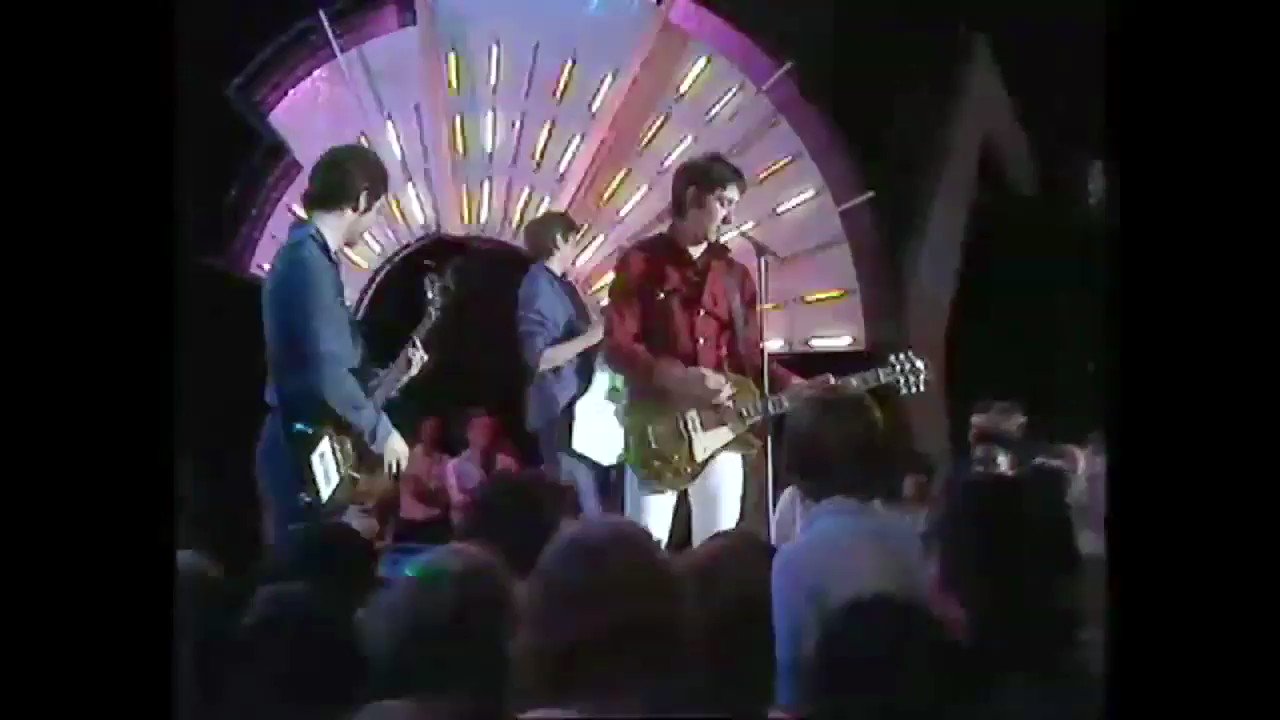 Happy birthday to Steve Diggle. Here are Buzzcocks performing Harmony in my Head on in 79
