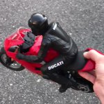 最近のラジコンは性能が良すぎる!？もうバイクじゃない!