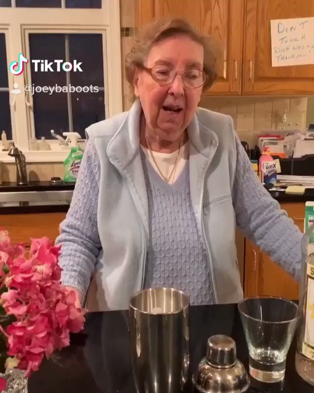 Thanks for the quarantini recipe, Nana! ICYMI check out Nana’s video and in the thread for the recipe.
Video credit: @JoeyBaboots https://t.co/Tcq60oywST