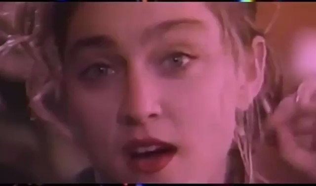 Anyway Stream MDNA https://t.co/9mChnfI97x
