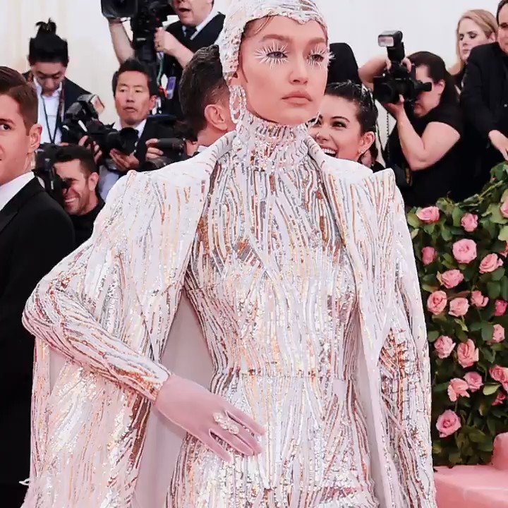 I’ve been going to the Met Ball since 1980, Vera Wang was my first date, and it’s always a fabulous night. Today, I’m revisiting some of my favorite red-carpet moments from recent years. -XO MK 🔊 #MetGala https://t.co/yiu6g9Rpgv