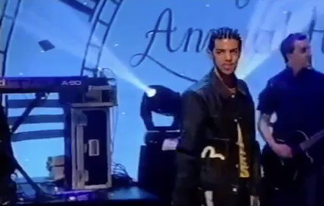 Happy birthday Craig David, no other light skinned R&B has left such an impression on me since your debut 