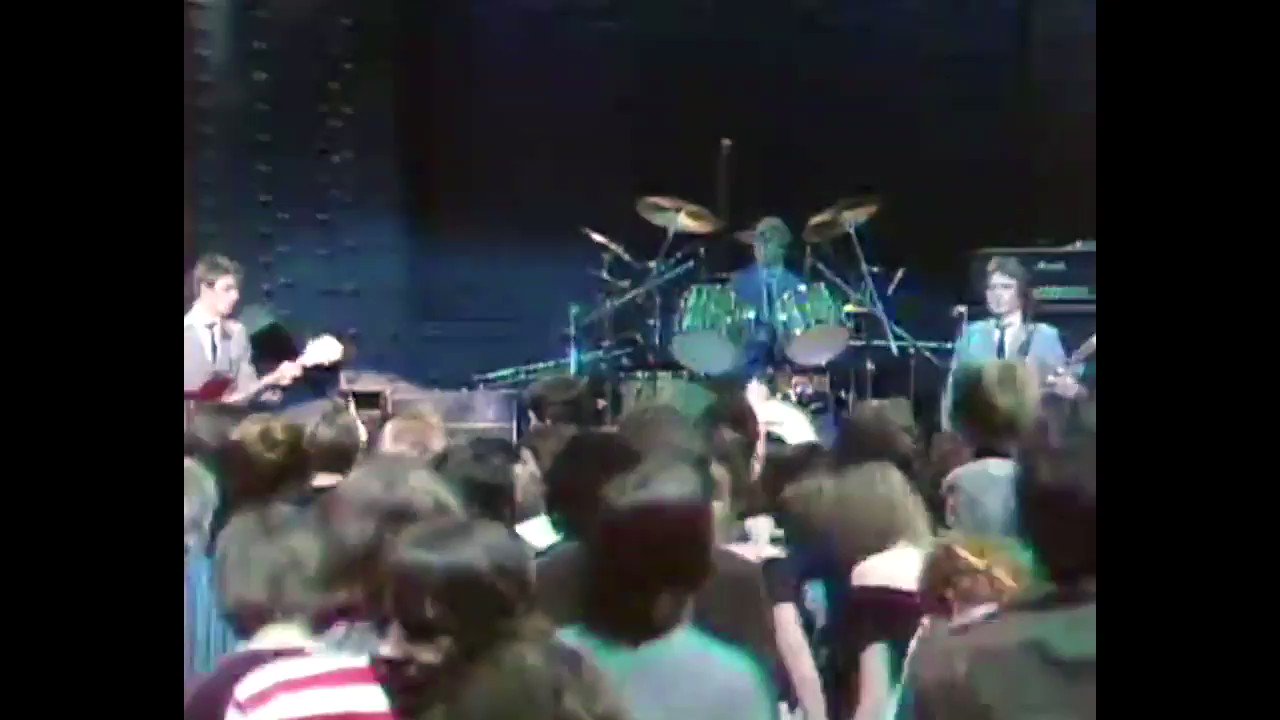 Happy birthday to Bruce Foxton. Here are The Jam performing David Watts on Revolver in August 1978
