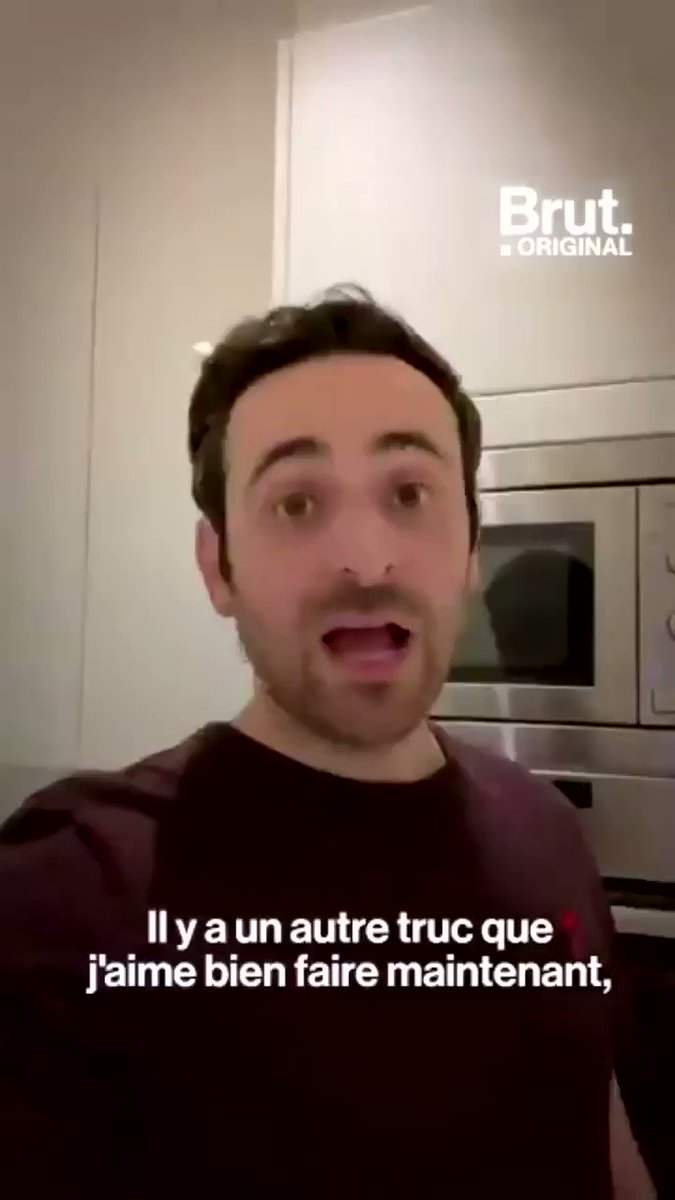 Qui se rappelle quand Ă la fin du 1e confinement @CamilleCombal avait tentĂ© de « charmer son chien » ? đđ
On nâose pas imaginer ses aventures en #confinementSaison3 đđ https://t.co/khO6n60Ivn