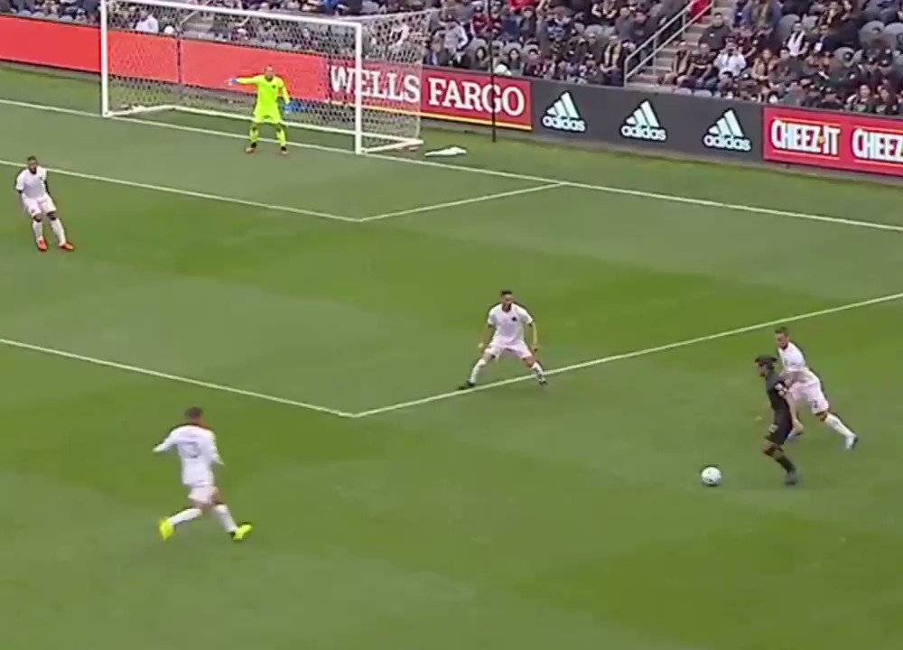 Stud in net.

Happy birthday, Luis Robles! 