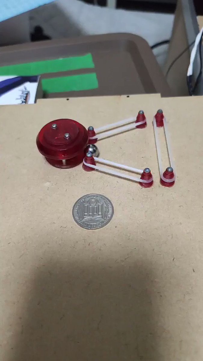落ちない小さなピンボールが一生見ていられる