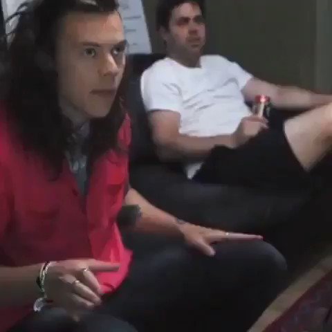 long haired harry (@Harrryslonghair) on Twitter photo 2020-08-03 04:12:22 happy 3 years to harrys debut album #hs1turns3 happy 3 years to harrys debut album #hs1turns3
