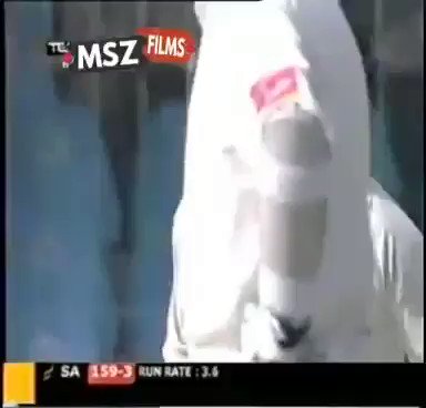 Dear @icc, find a new meme or Emoji. Sorry i couldn't find any, only found some real videos 😂😂 https://t.co/eYID4ZXTvT