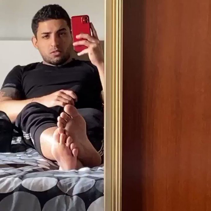 Do you wanna feel my dick inside of you? ??
@TsMichelle4 @Pollas_lefa2 @Divulga_Gays @PornoGay_18x @divulgogay2