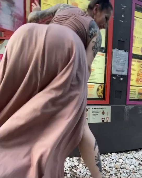 Got a few holes you can cream 🍩🥛 https://t.co/5AfAtY8kFL