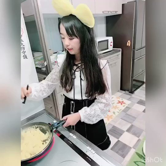 小夏ゆあなのTwitter動画1