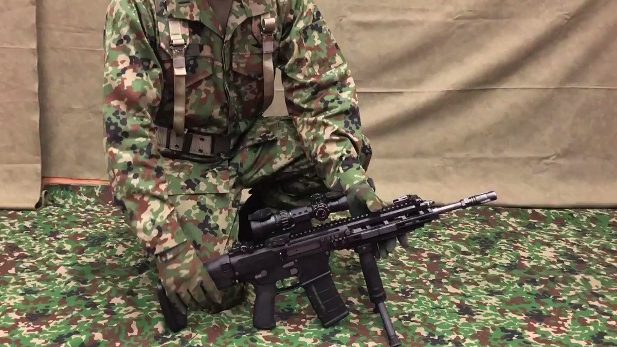 陸上自衛隊が新小銃「20式5.56mm小銃」を初公開!コンパクト化しピカティニーレールやセレクターレバーのアンビ仕様など現代的に!
