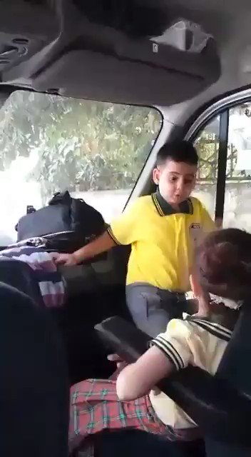 Politic Türk - Kız arkadaşını etkilemek isteyen küçük çocuk Atatürk ile aynı anda do... [0:33x352p]-> 