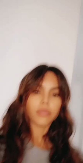 Nuevo look pelo más claro. Y rosquilla de proteínas. ??? https://t.co/64Op1FkTsz