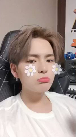 TREASURE (@treasuremembers) on Twitter photo 2020-05-21 11:18:06 트메 여러분 Hello~~~🐯🐯 멤트로 처음으로 셀카 영상 올리는 것 같아요 ㅎㅎㅎ 저의 다양한 표정 보여주고 싶어서 올려요 ㅋㅋㅋ 맘에 드시나요...😅 앞으로 셀카 많이 올릴테니까 기대해주세용😎😎😎😎 #YOSHI #요시 트메 여러분 Hello~~~🐯🐯 멤트로 처음으로 셀카 영상 올리는 것 같아요 ㅎㅎㅎ 저의 다양한 표정 보여주고 싶어서 올려요 ㅋㅋㅋ 맘에 드시나요...😅 앞으로 셀카 많이 올릴테니까 기대해주세용😎😎😎😎 #YOSHI #요시